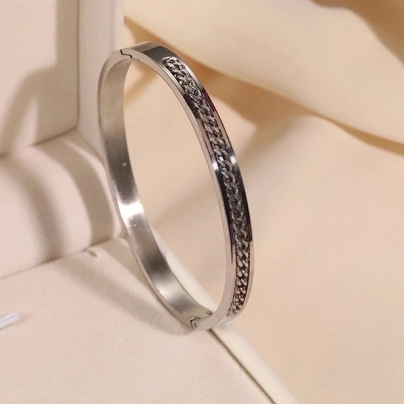 Retro Round Bamboo Titanium Steel C-Shaped Bracelet – Unique Men’s & Women’s Jewelry