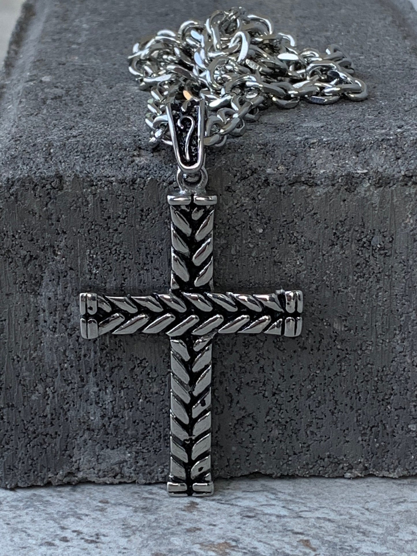 Pendant Curb Chain Cross Mens necklace - Stainless Steel with Tribal Pattern Clasp