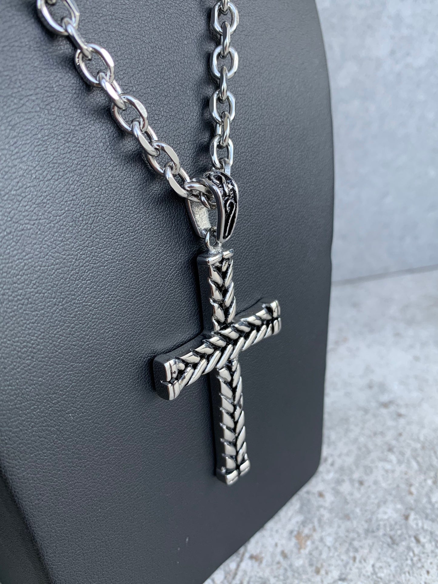 Pendant Curb Chain Cross Mens necklace - Stainless Steel with Tribal Pattern Clasp