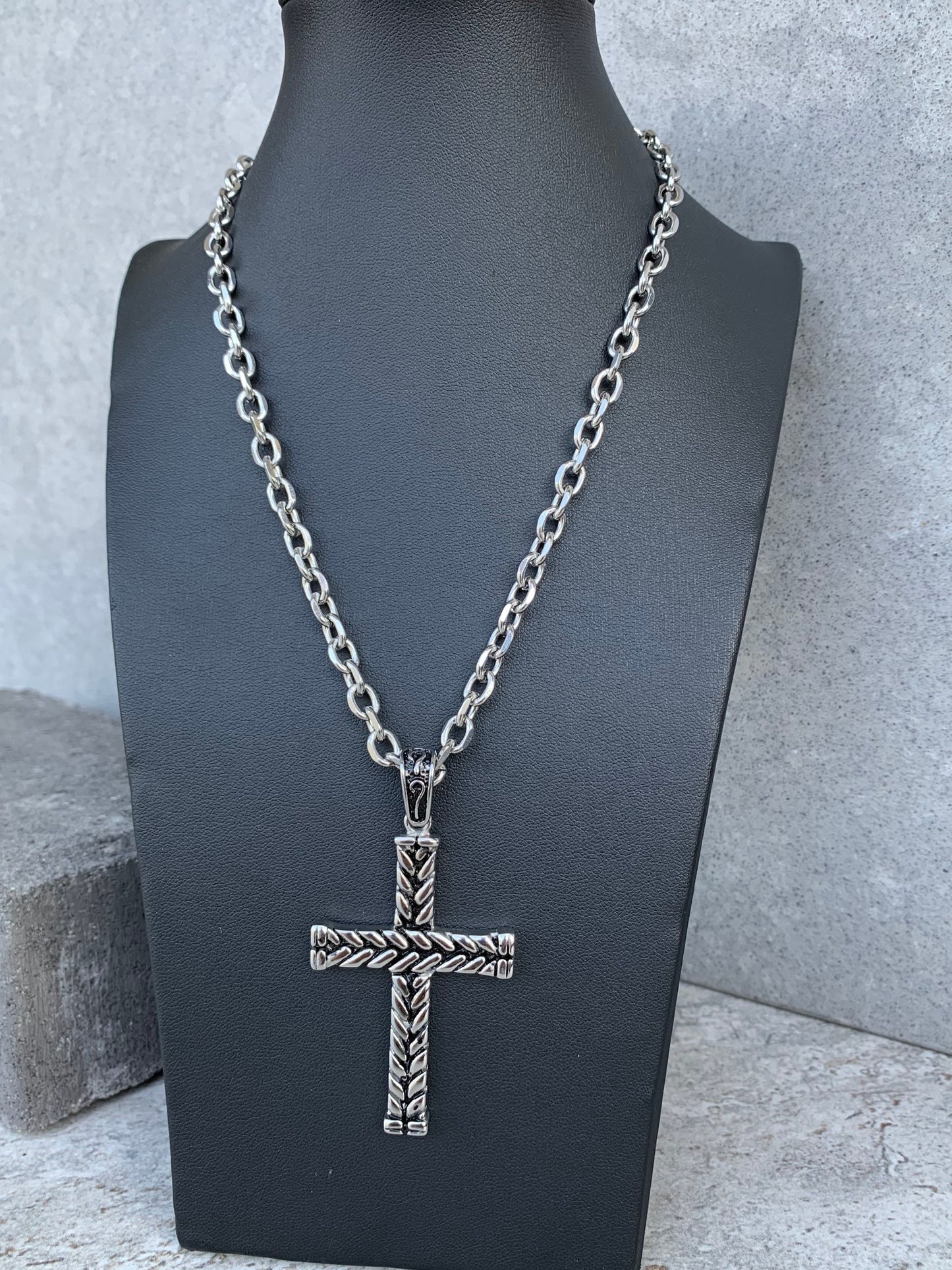 Pendant Curb Chain Cross Mens necklace - Stainless Steel with Tribal Pattern Clasp