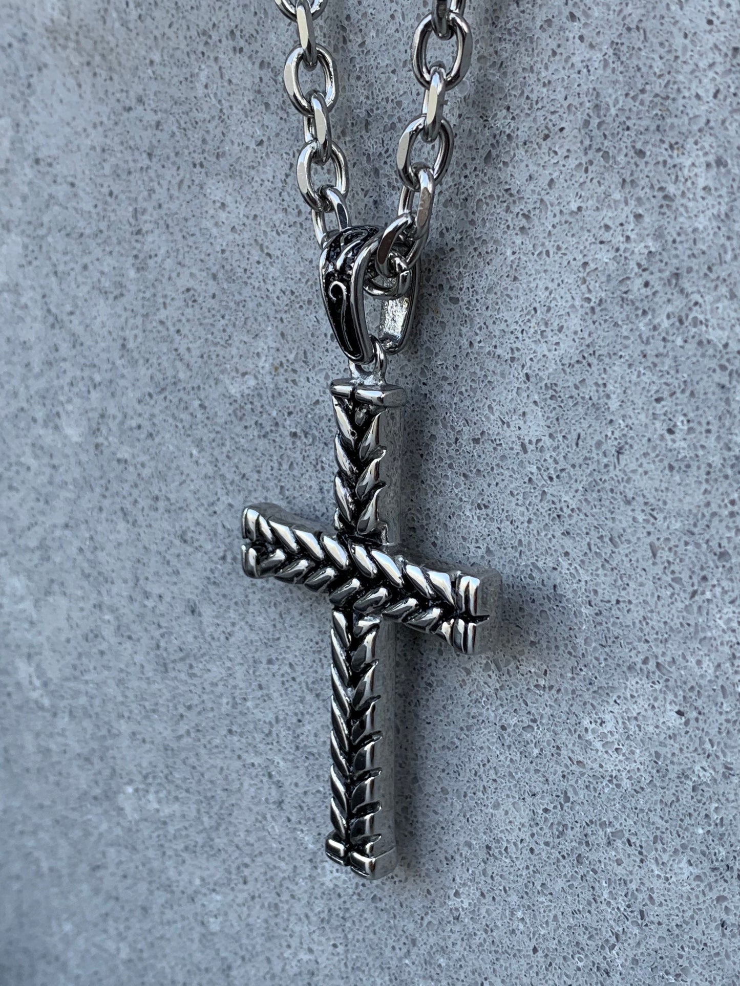 Pendant Curb Chain Cross Mens necklace - Stainless Steel with Tribal Pattern Clasp